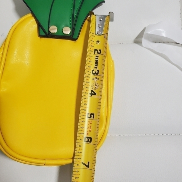 Pineapple Shaped and Colored Makeup or Travel Pouch - Picture 5 of 5